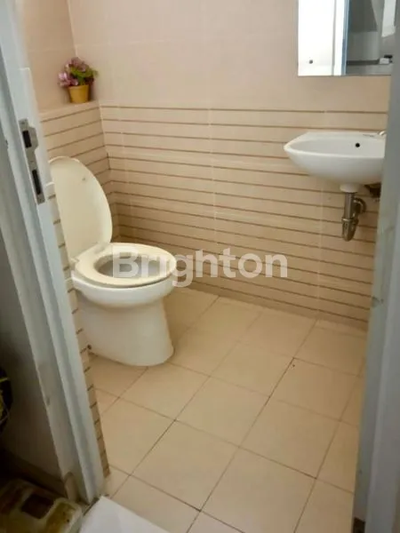 image RUMAH  DI KAWASAN KOTA WISATA CIBUBUR  (8)