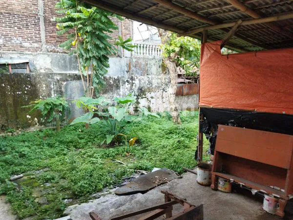 image RUMAH DENGAN PEKARANGAN LUAS DEKAT TAMAN MAS KEMAMBANG (7)