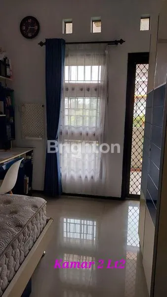 image RUMAH  2 LANTAI, 4 KAMAR TIDUR DI AREA SOEKARNO HATTA MALANG (2)