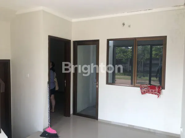 image RUMAH HOOK DI GRAHA RAYA BELUM PERNAH DIHUNI (4)