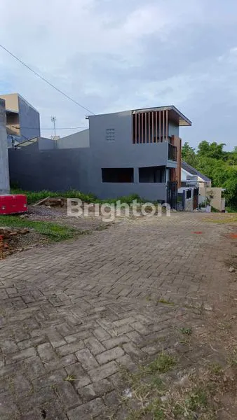 image RUMAH MINIMALIS SEMI FURNISHED DI BAKALAN KRAJAN, SUKUN MALANG (1)