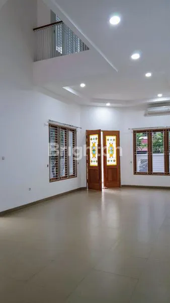image RUMAH LUXURY BESAR RAWAMANGUN JAKARTA TIMUR  (2)