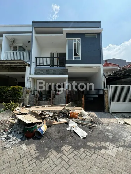 image RUMAH 2 LANTAI MINIMALIS NEW GRESS BARU PANMEN. DEKAT RAYA MERR PAKUWON CITY UNIVERSITAS ITS UNAIR AIRLANGGA (5)