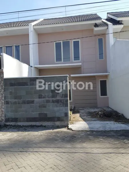 DIJUAL CEPAT RUMAH 2 LANTAI DI PERUMAHAN GREEN MANSION REGENSI SURABAYA