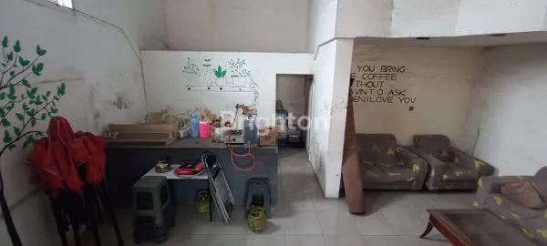 image RUMAH DAN TEMPAT USAHA PRODUKTIF YANG RAMAI PENGUNJUNG BATUJAJAR CIMAREME BATUJAJAR (3)