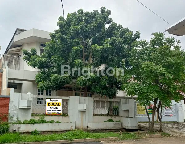 image RUMAH MEGAH DI PUSAT BISNIS CINERE (1)