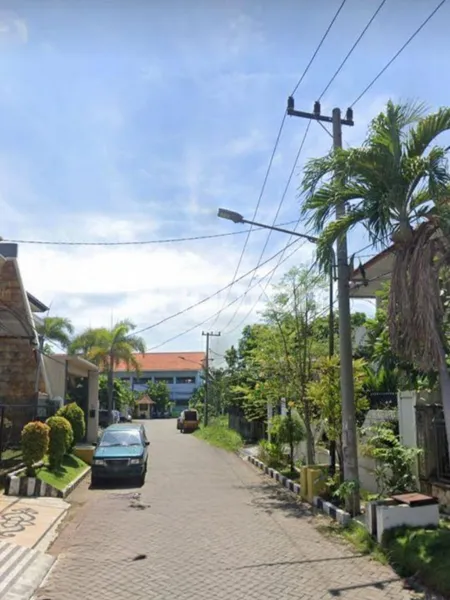 image RUMAH SECOND TERAWAT MANYAR DEKAT WISMA MUKTI, KERTAJAYA INDAH (2)