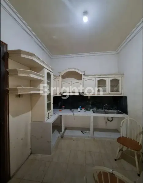 image RUMAH SECOND TERAWAT MANYAR DEKAT WISMA MUKTI, KERTAJAYA INDAH (6)