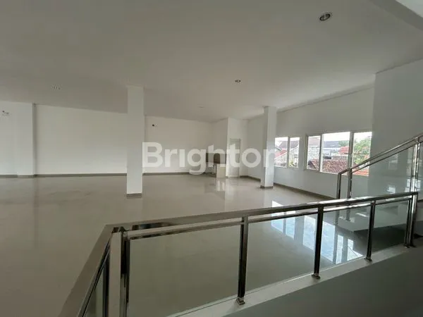 image RUKO BESAR TENGAH KOTA SIAP PAKAI!! KONDISI TERAWAT!! SELANGKAH KE PARAGON MALL (4)