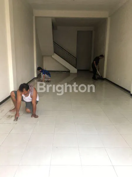 image RUKO 3 LANTAI PUSAT TENGAH KOTA  (2)