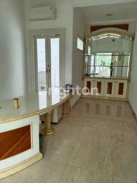 image DISEWAKAN RUMAH PUSAT KOTA STRATEGIS NO RENOV 4 KT   (5)