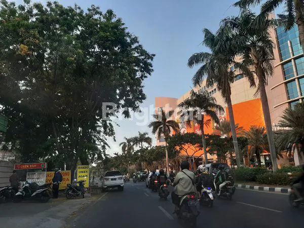 image THE ONLY ONE SUPER PREMIUM COMMERCIAL AREA! LANGKA! JUAL CEPAT RUMAH NOL JALAN UTAMA RAYA DHARMAHUSADA INDAH DEPAN GALAXY MALL (2)