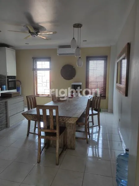 image RUMAH MODERN  MINIMALIS CANGGU (4)