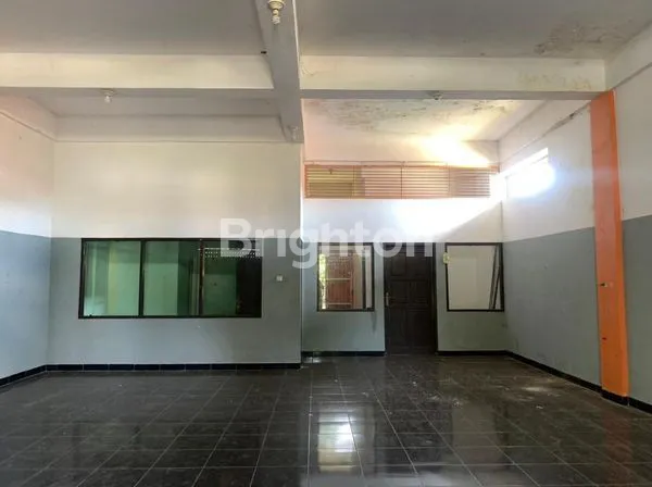 image RUKO DENGAN HALAMAN LUAS DI ATAMBUA, 0 JALAN RAYA (4)