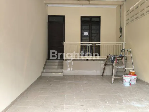 image RUKO 3 1/2 LANTAI TAMAN RATU DI JALAN RAYA (8)