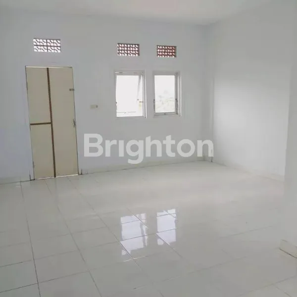 image RUKO LT 3  STRATEGIS PARKIR LUAS DI JL WR SUPRATMAN (5)