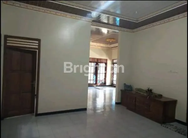 image RUMAH CANTIK NYAMAN DEKAT STASIUN TERMINAL SOLO (2)