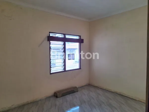 image RUMAH SELESAI RENOV DI BELAKANG SMAN 4 MANAHAN (5)