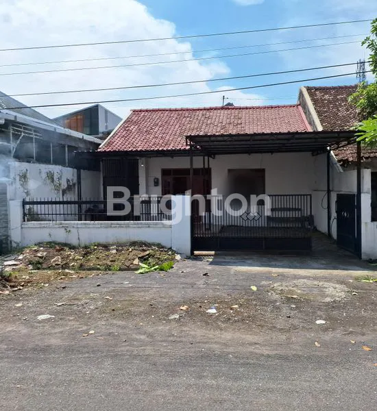image RUMAH SELESAI RENOV DI BELAKANG SMAN 4 MANAHAN (1)