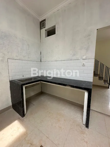 image RUMAH MODERN DE ROLLACE PALACE MEPET TOL JATIWARNA (8)