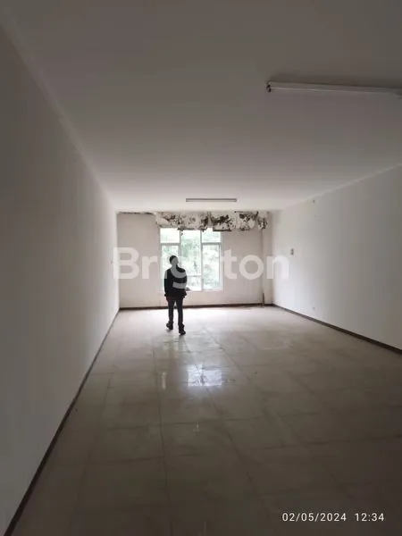 image SUKOHARJO - RUKO ISTIMEWA 2 LANTAI LOKASI STRATEGIS TENGAH KOTA COCOK UNTUK USAHA BISNIS APAPUN (2)