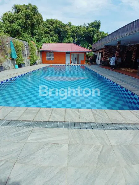 image RUMAH MEWAH RASA VILLA DIPERUMAHAN PUPUK (8)