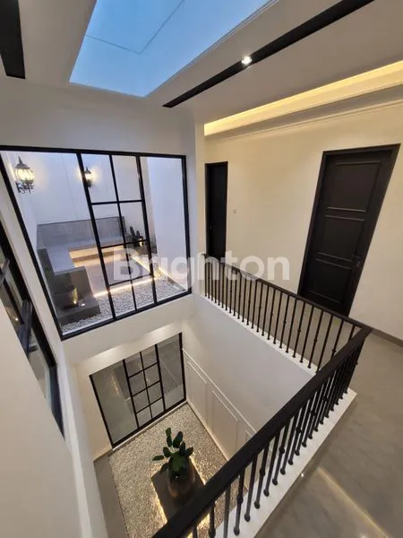 image RUMAH BARU COLONIAL MODERN STYLE MANYAR KERTOADI DEKAT GALAXY MALL, KERTAJAYA, PAKUWON CITY (4)