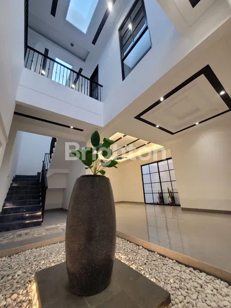 image RUMAH BARU COLONIAL MODERN STYLE MANYAR KERTOADI DEKAT GALAXY MALL, KERTAJAYA, PAKUWON CITY (5)