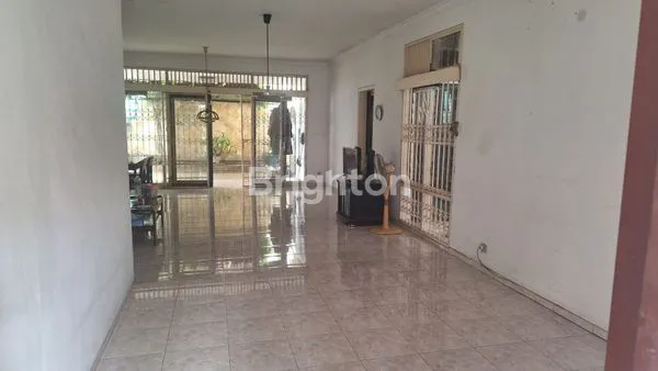 image RUMAH  BELAKANG MALL CIPUTRA WORD (2)