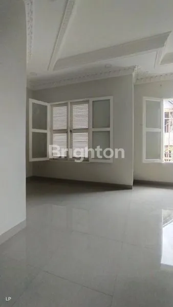 image RUMAH BARU 3 LANTAI CIPUTAT DALAM TOWN HOUSE (2)