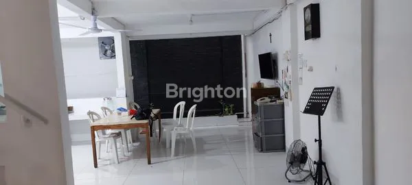 image RUMAH 2 LANTAI DI KELAPA  GADING (1)