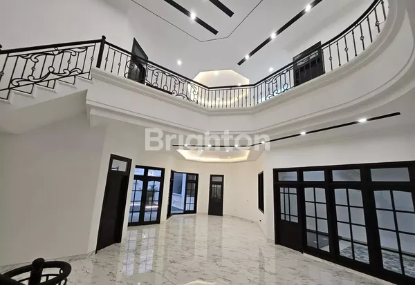 image RUMAH GRESS COLONIAL MODERN STYLE DI MANYAR KERTOADI (2)