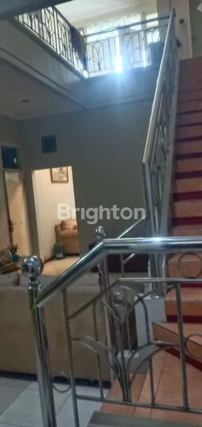 image RUMAH 2 LANTAI DI PERUM BABATAN PILANG RAYA, BABATAN, KEC WIYUNG, SURABAYA (5)