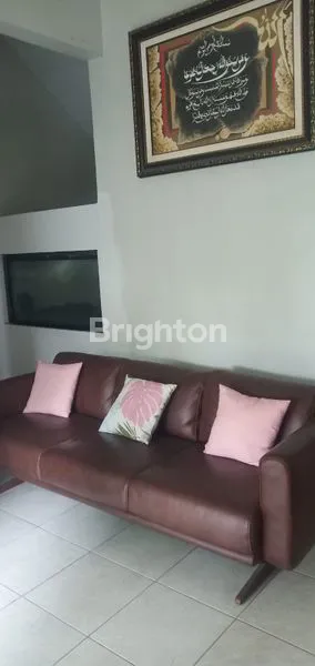 image RUMAH 2 LANTAI DI PERUM BABATAN PILANG RAYA, BABATAN, KEC WIYUNG, SURABAYA (2)