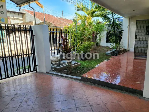 image RUMAH IMPIAN DI LEBAK INDAH : HUNIAN MEWAH DI LOKASI PREMIUM SURABAYA TIMUR (2)