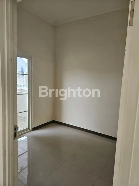 image ROYAL EMRAN KEDAMEAN GRESIK (5)