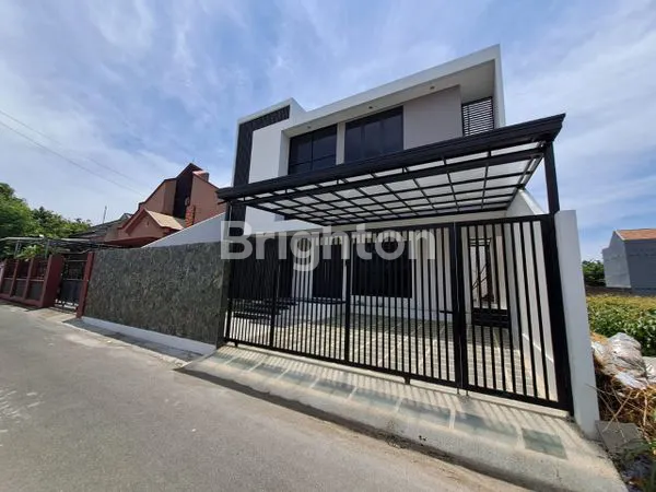 image DIJUAL RUMAH MEWAH NYAMAN DI LOKASI TENANG DAN STRATEGIS. (2)