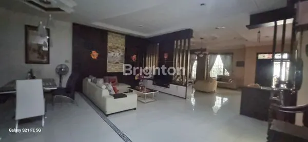 image RUMAH MEWAH DALAM KOMPLEK ELITE (4)