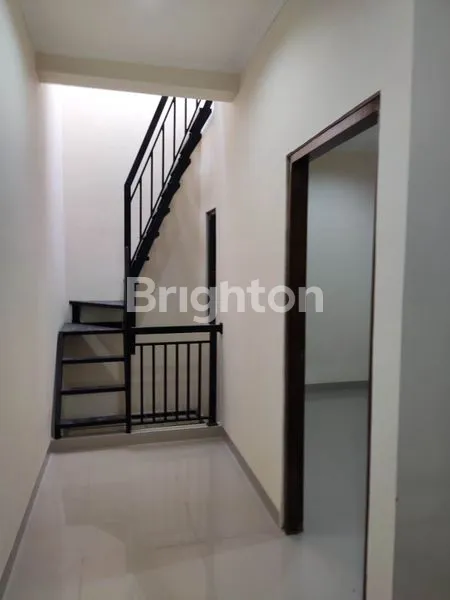 image RUMAH TANJUNG DUREN 4.5 X 13 DALAM ROW 2 MOBIL, HARGA DIBAWAH 2M JAKARTA BARAT (4)