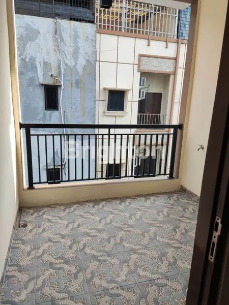 image RUMAH TANJUNG DUREN 4.5 X 13 DALAM ROW 2 MOBIL, HARGA DIBAWAH 2M JAKARTA BARAT (2)