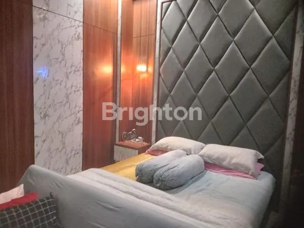 image RUMAH DUA LANTAI BOULEVARD (3)