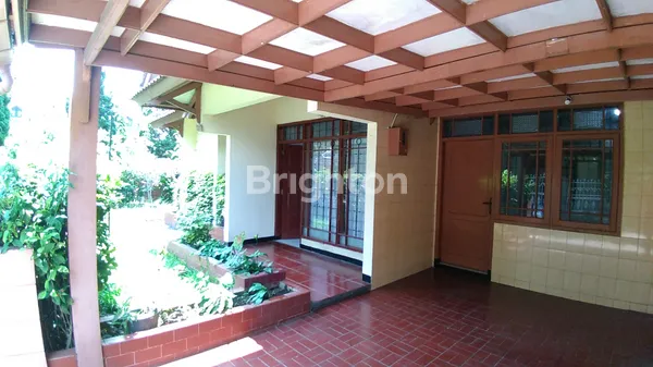 image RUMAH ASRI DI KOMP MARGAHAYU RAYA, BANDUNG (1)