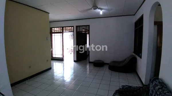 image RUMAH ASRI DI KOMP MARGAHAYU RAYA, BANDUNG (2)