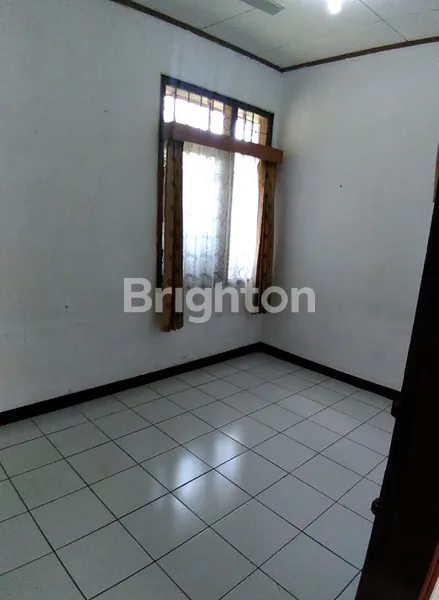image RUMAH ASRI DI KOMP MARGAHAYU RAYA, BANDUNG (5)
