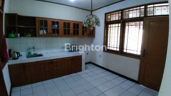 image RUMAH ASRI DI KOMP MARGAHAYU RAYA, BANDUNG (6)