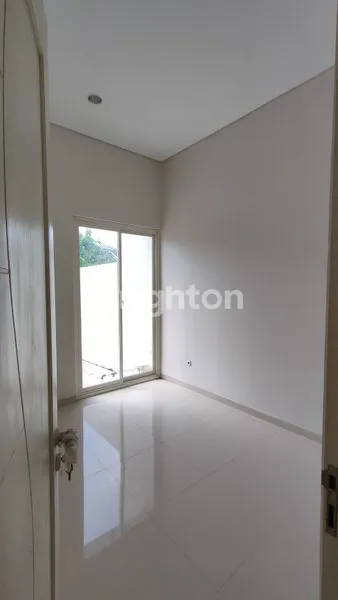 image RUMAH MINIMALIS BARU GRESS PUNCAK KUWUKAN REGENCY SURABAYA BARAT (3)