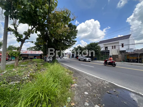 image GUDANG DI SOLO DAERAH STRATEGIS COLOMADU SOLO BARAT DEKAT DENGAN PINTU TOL KLODRAN (4)