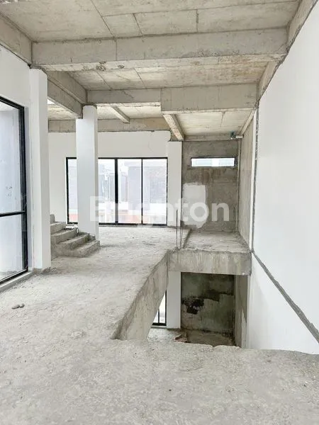 image GIVENCY ONE TYPE CHANNEL UK 11 X 22 M 3,5 TINGKAT (5)