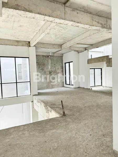 image GIVENCY ONE TYPE CHANNEL UK 11 X 22 M 3,5 TINGKAT (6)