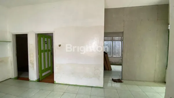 image RUMAH 1 LANTAI BANYAK KAMAR DI SENGKALING. SEWA MINIMAL 2 TAHUN. (3)